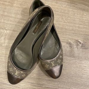 Louis Vuitton ballet flats